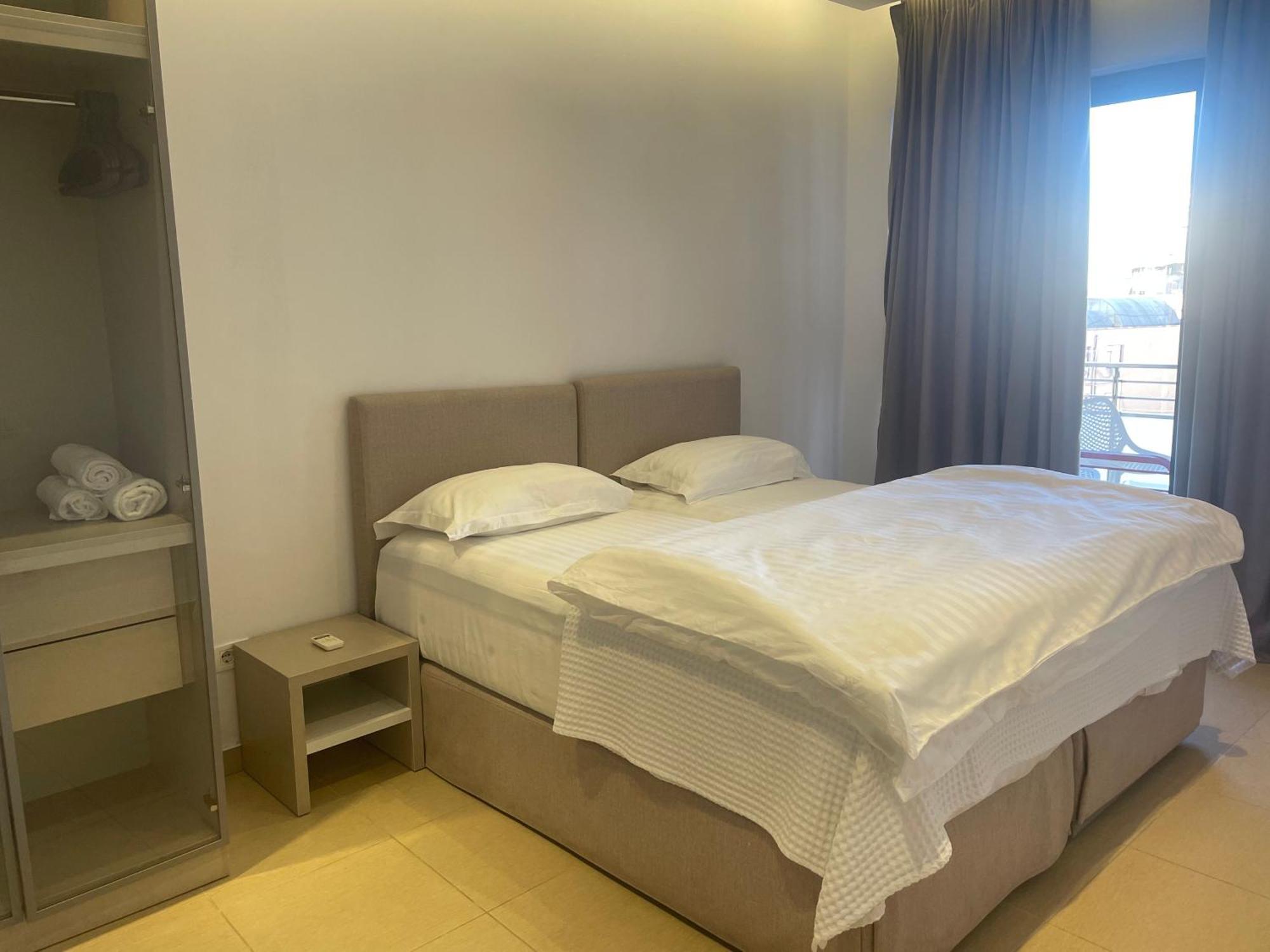 Tirana Lux Apartments Екстер'єр фото